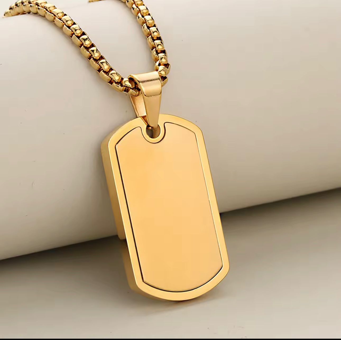 collar militar hombre